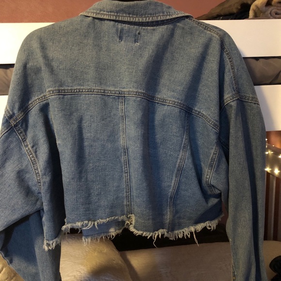 Cropped Jean Jacket - Picture 7 of 8